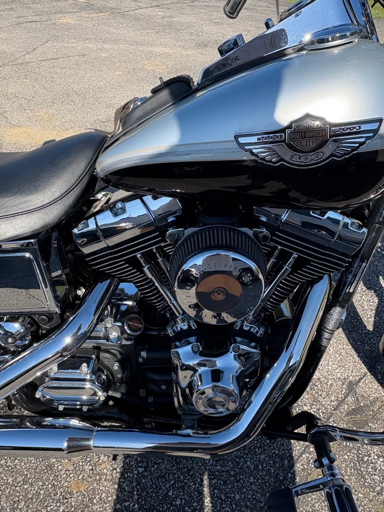 Harley-Davidson FXDWG  2003