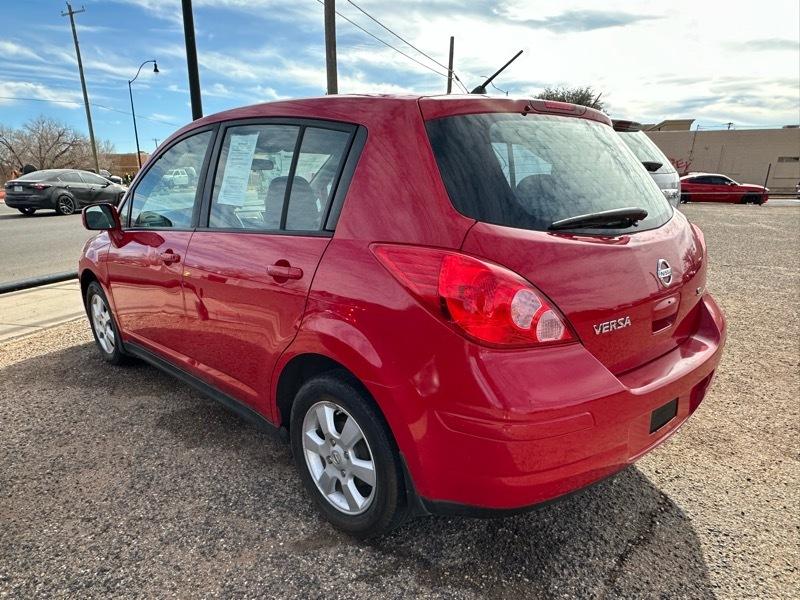 Nissan Versa 1.8 S Hatchback 2009