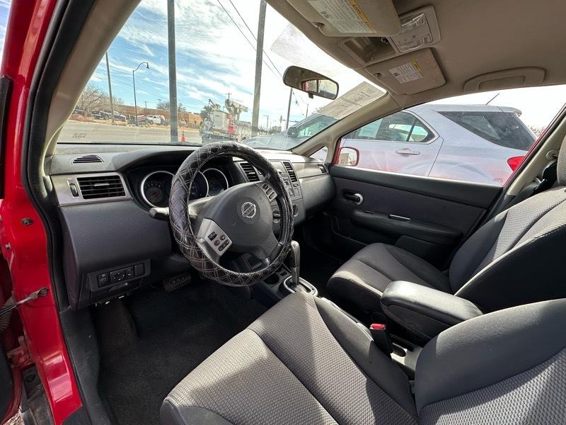 Nissan Versa 1.8 S Hatchback 2009