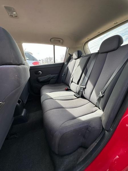 Nissan Versa 1.8 S Hatchback 2009