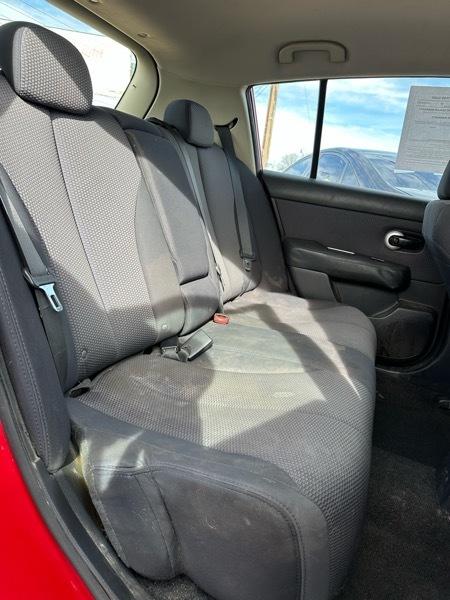 Nissan Versa 1.8 S Hatchback 2009