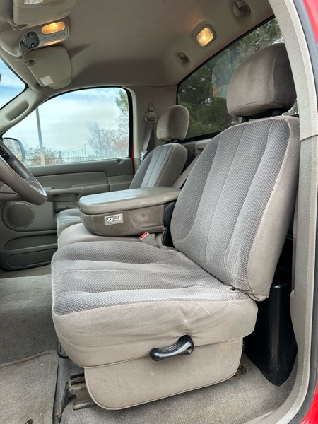 Dodge Ram 1500 2dr Reg Cab 120.5 SLT 2004