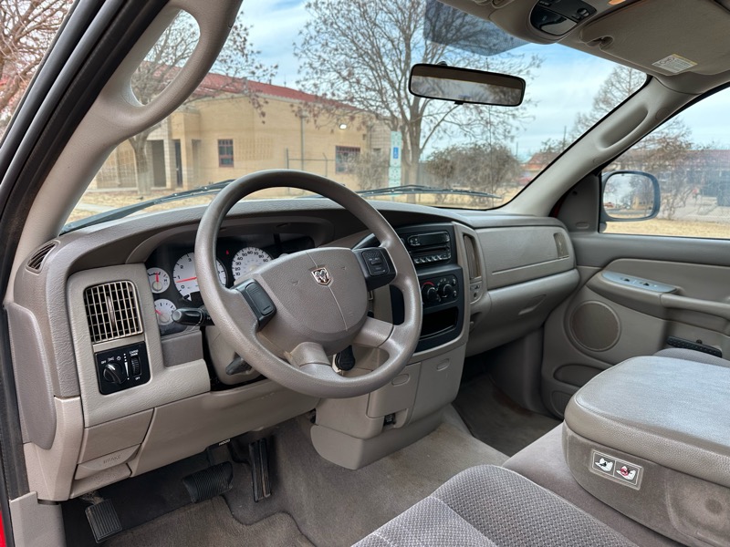 Dodge Ram 1500 2dr Reg Cab 120.5 SLT 2004