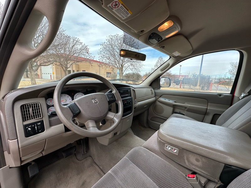 Dodge Ram 1500 2dr Reg Cab 120.5 SLT 2004