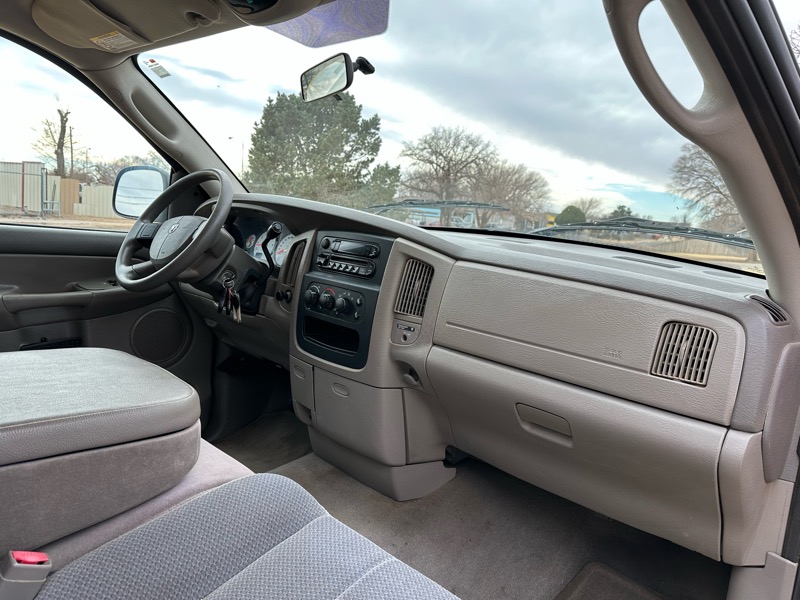 Dodge Ram 1500 2dr Reg Cab 120.5 SLT 2004