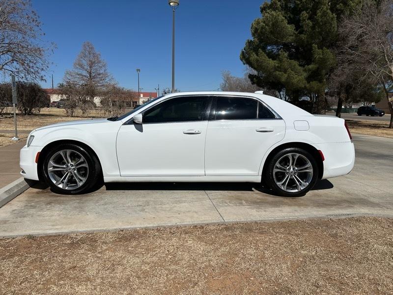 Chrysler 300 Limited RWD 2017