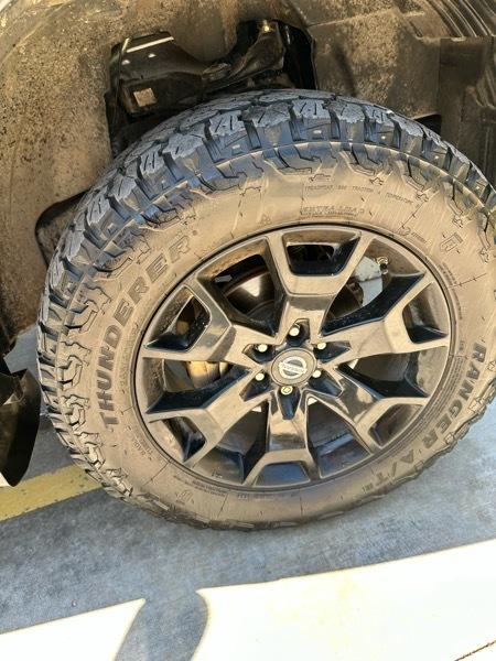 Nissan Frontier SV Crew Cab 4X4 V6 2019