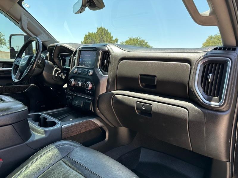 GMC Sierra 2500HD Denali Crew Cab 4WD SB 2022