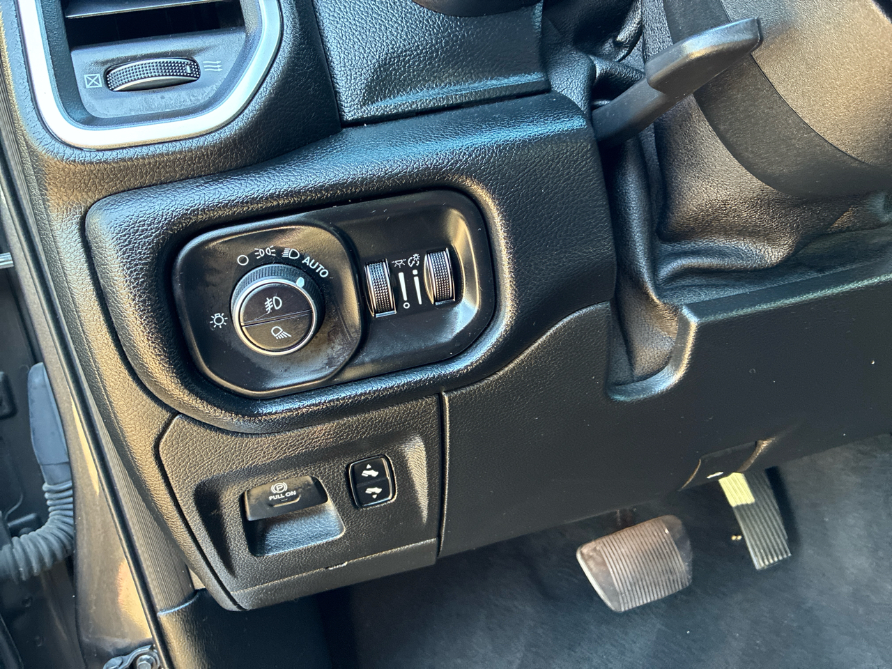 RAM 1500 Big Horn/Lone Star 4x2 Crew Cab 5'7" Box 2019