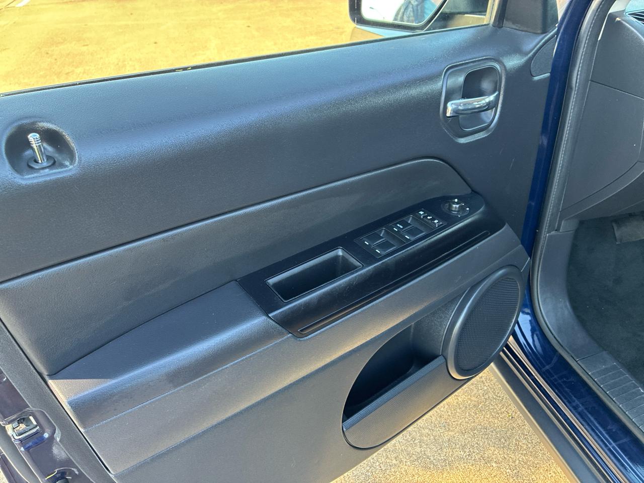 Jeep Patriot Latitude 2WD 2016