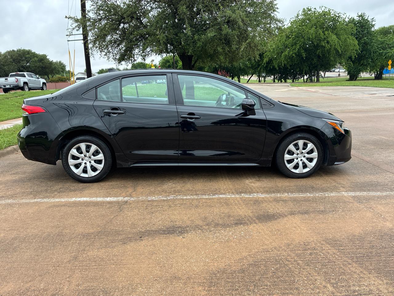 Toyota Corolla LE 2023