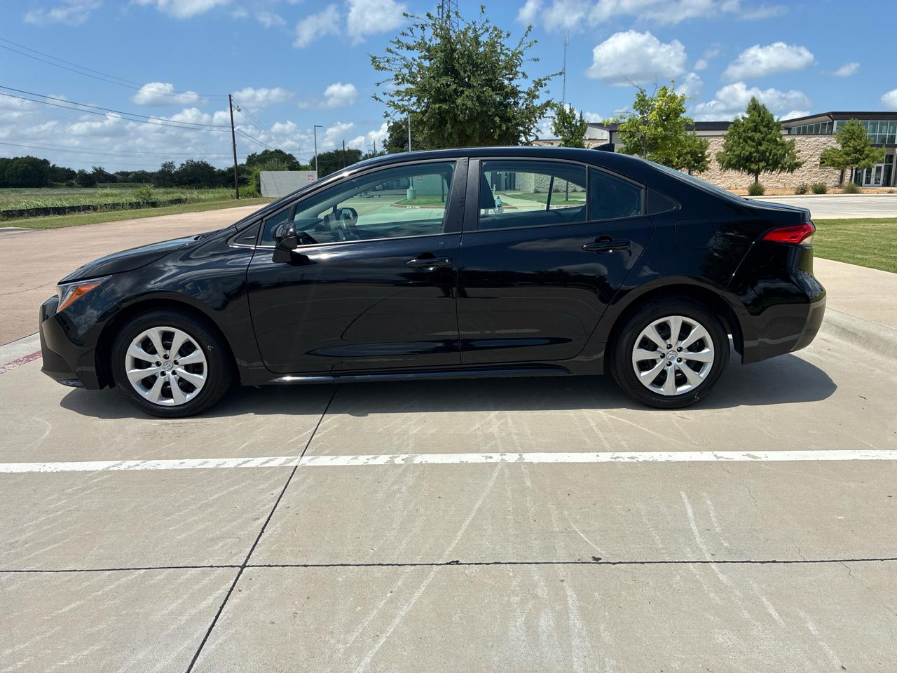 Toyota Corolla LE 2025