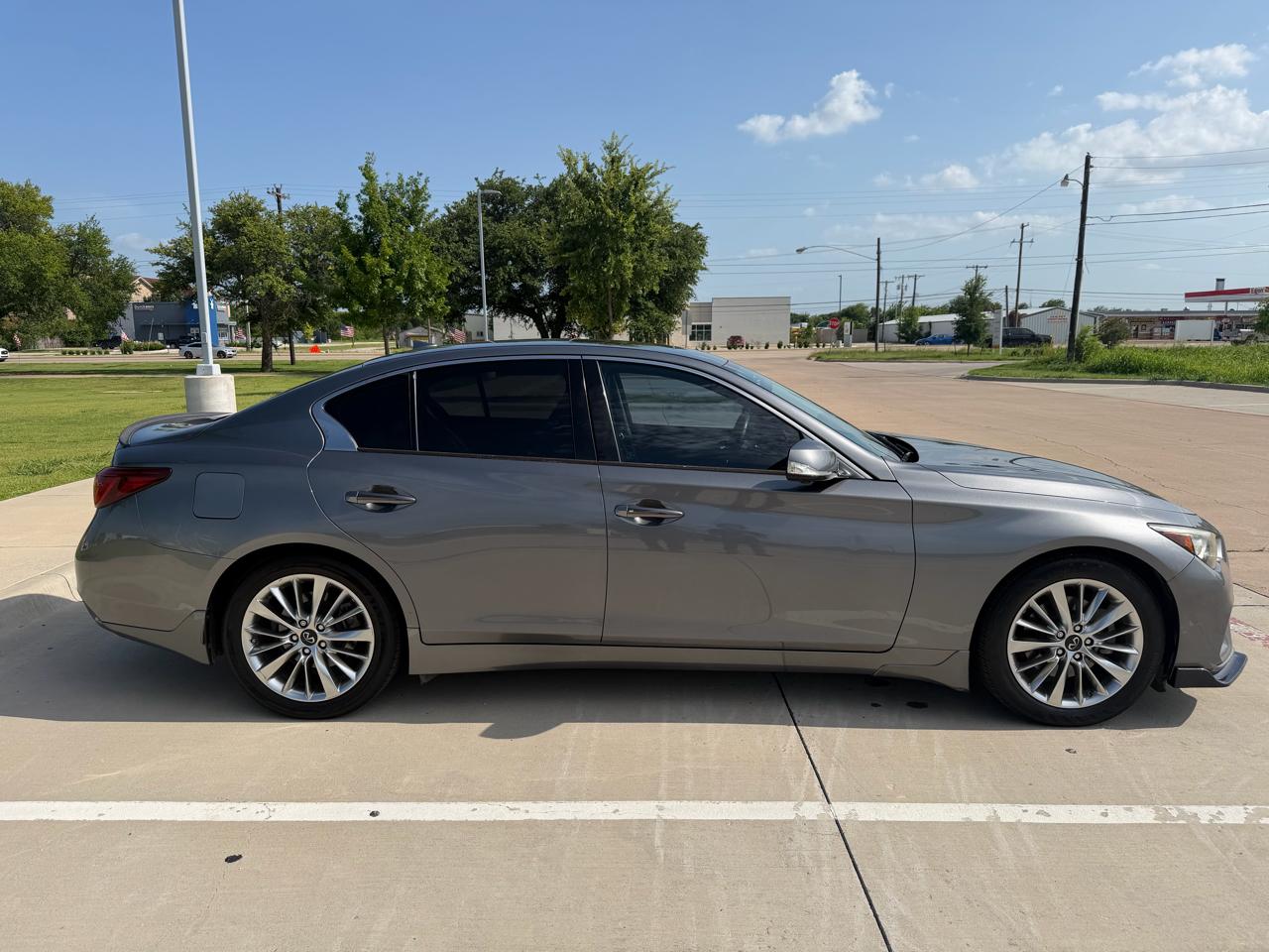 Infiniti Q50 3.0t LUXE 2021