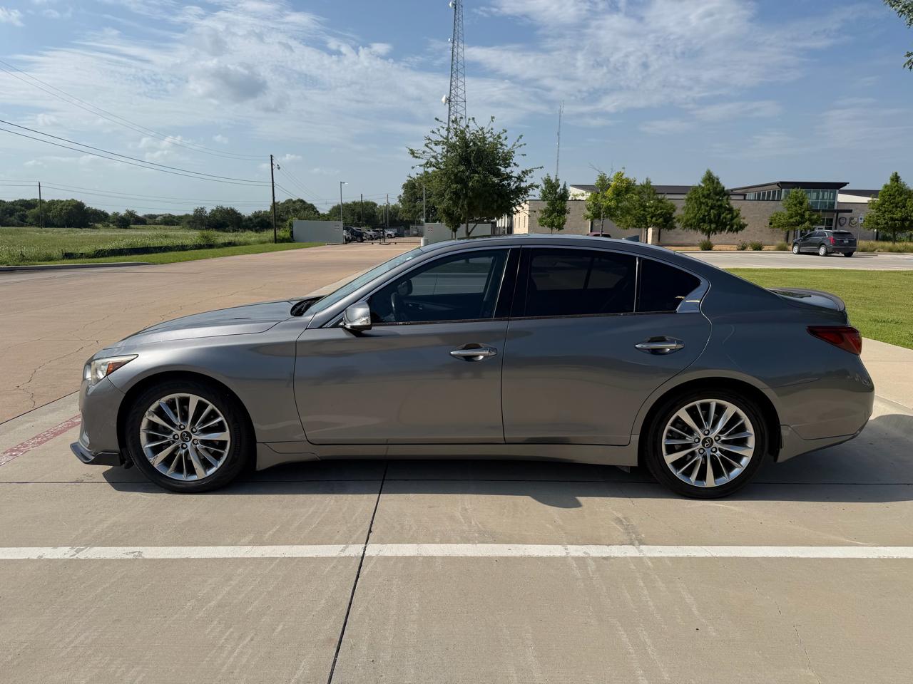 Infiniti Q50 3.0t LUXE 2021