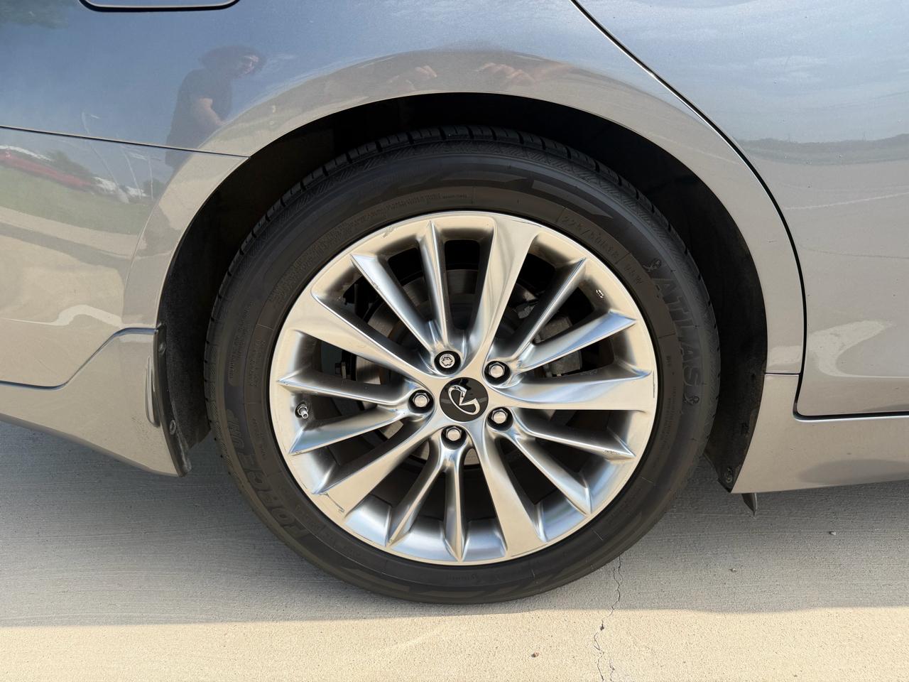 Infiniti Q50 3.0t LUXE 2021