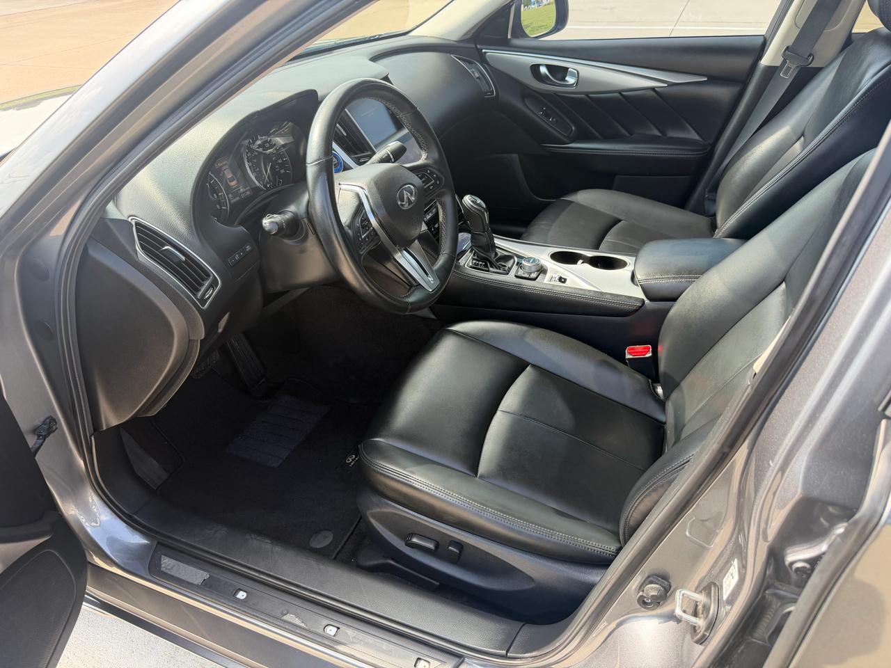 Infiniti Q50 3.0t LUXE 2021
