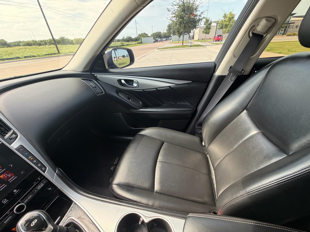 Infiniti Q50 3.0t LUXE 2021