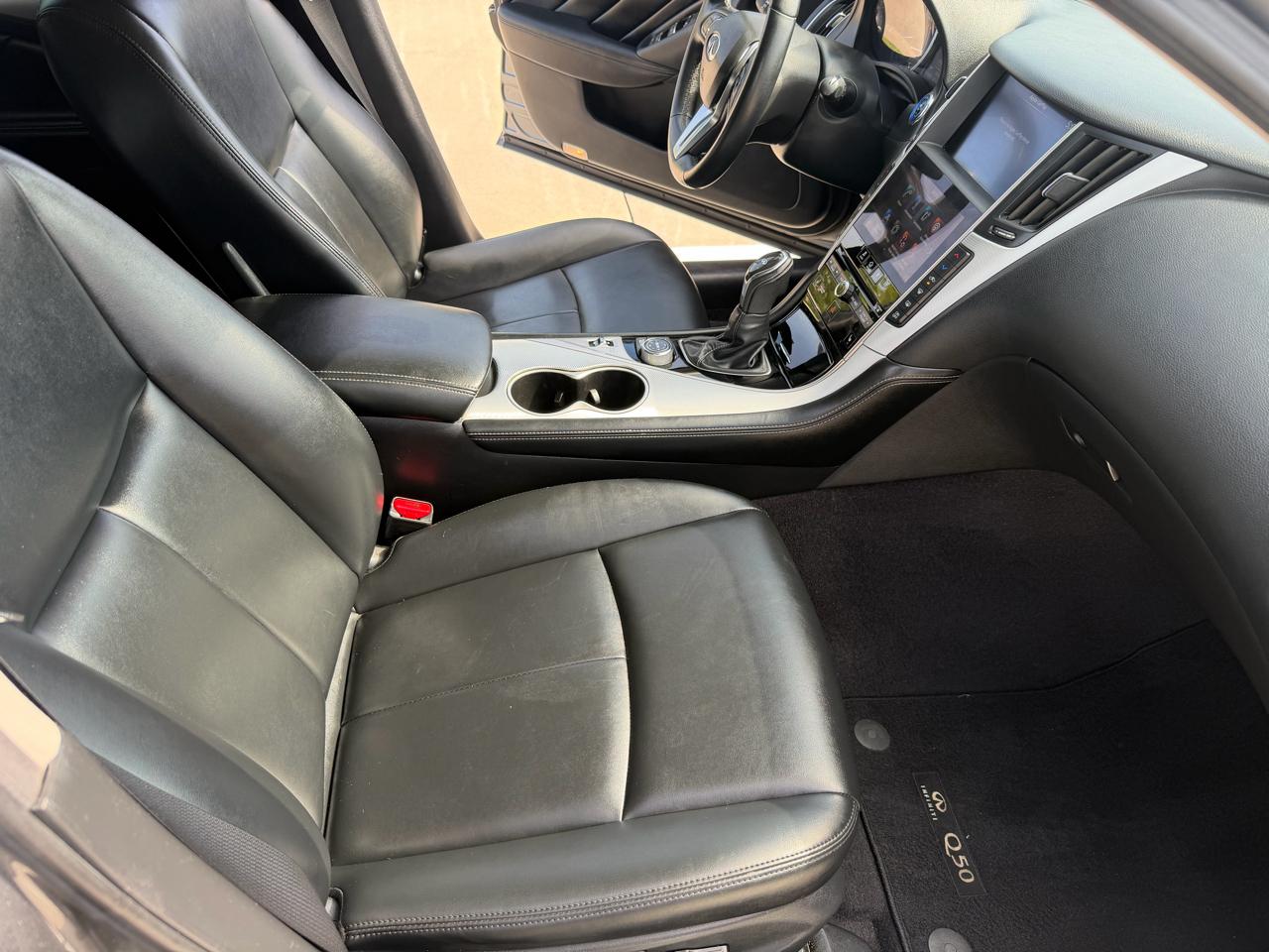 Infiniti Q50 3.0t LUXE 2021