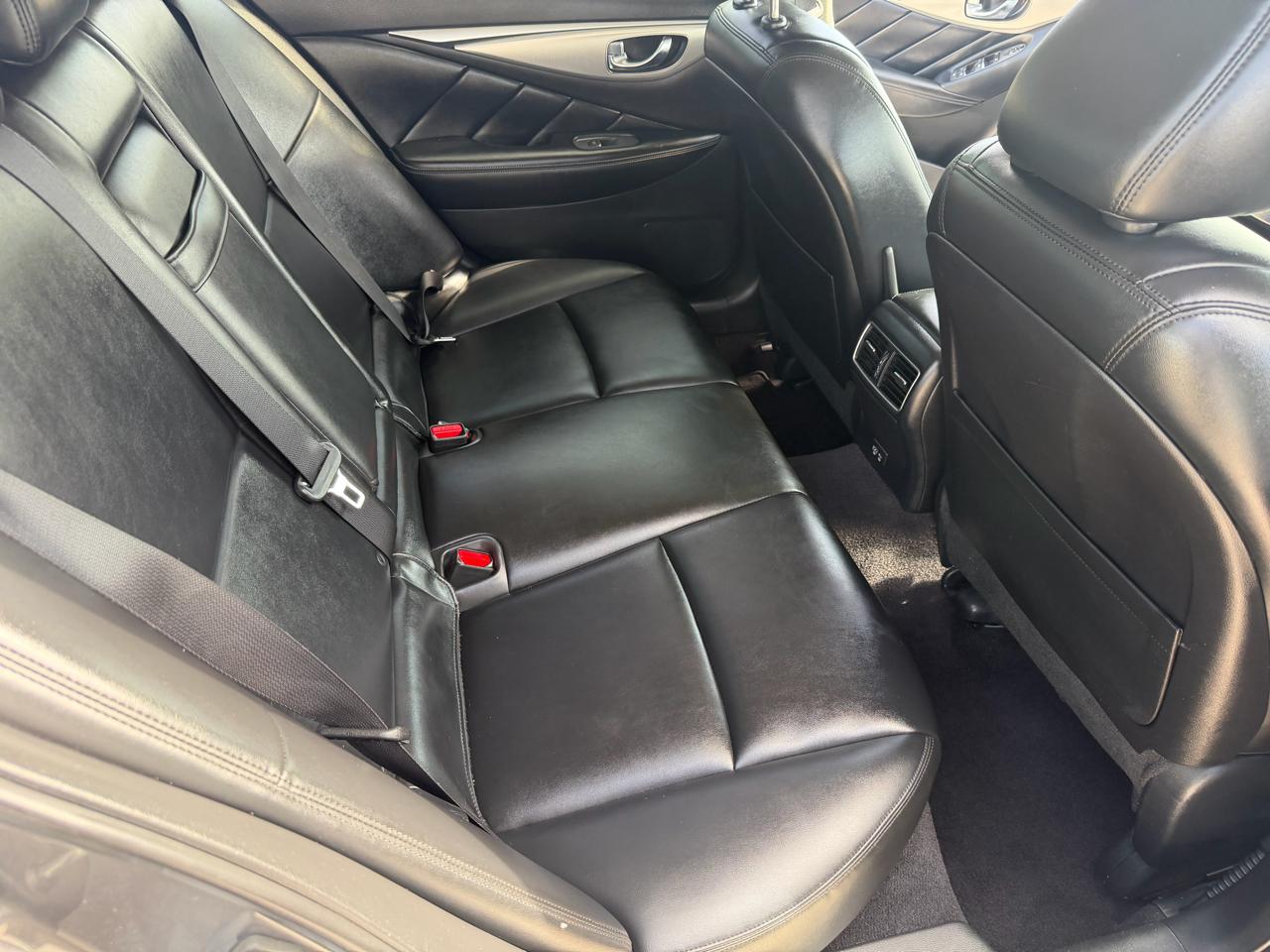 Infiniti Q50 3.0t LUXE 2021
