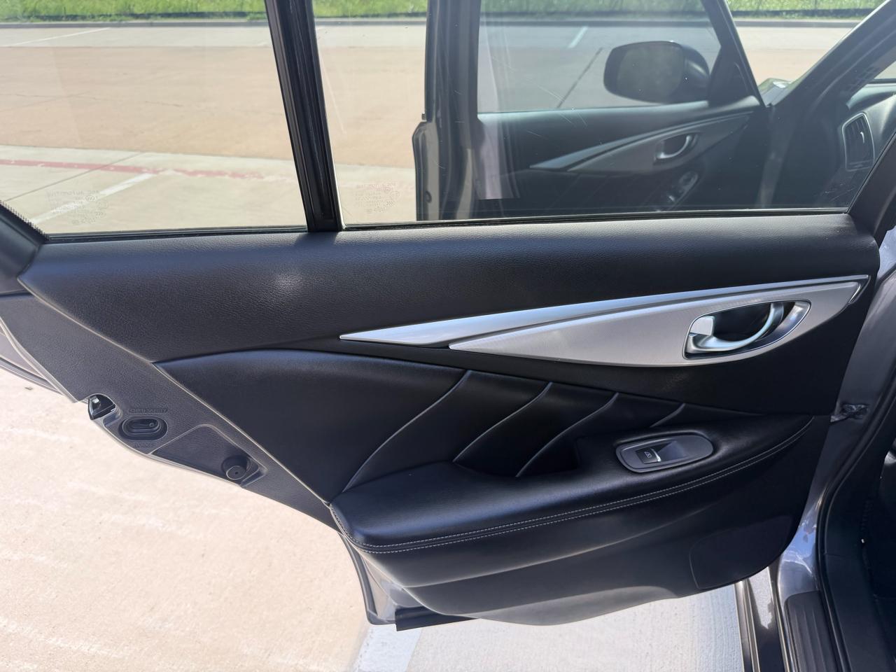 Infiniti Q50 3.0t LUXE 2021