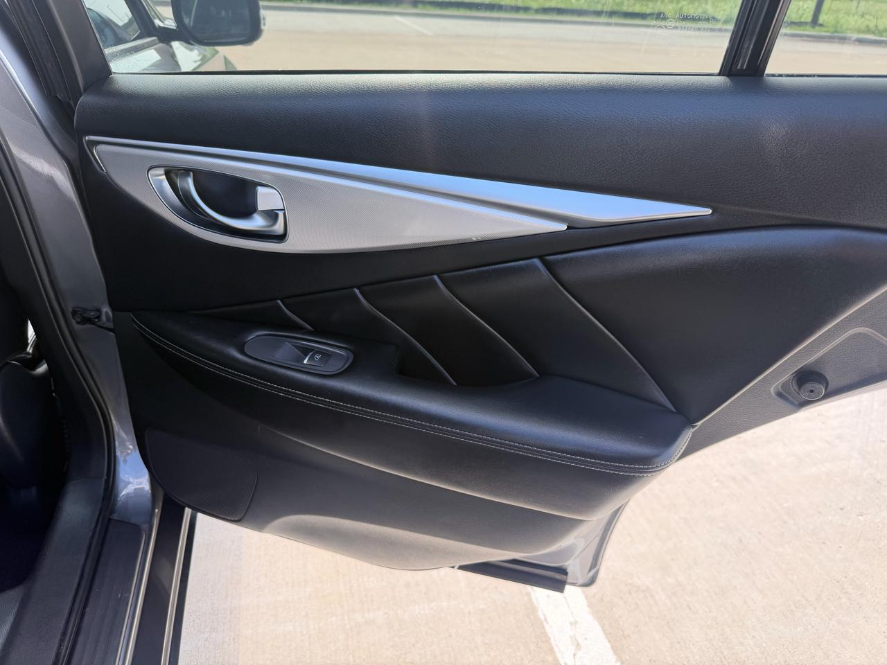 Infiniti Q50 3.0t LUXE 2021