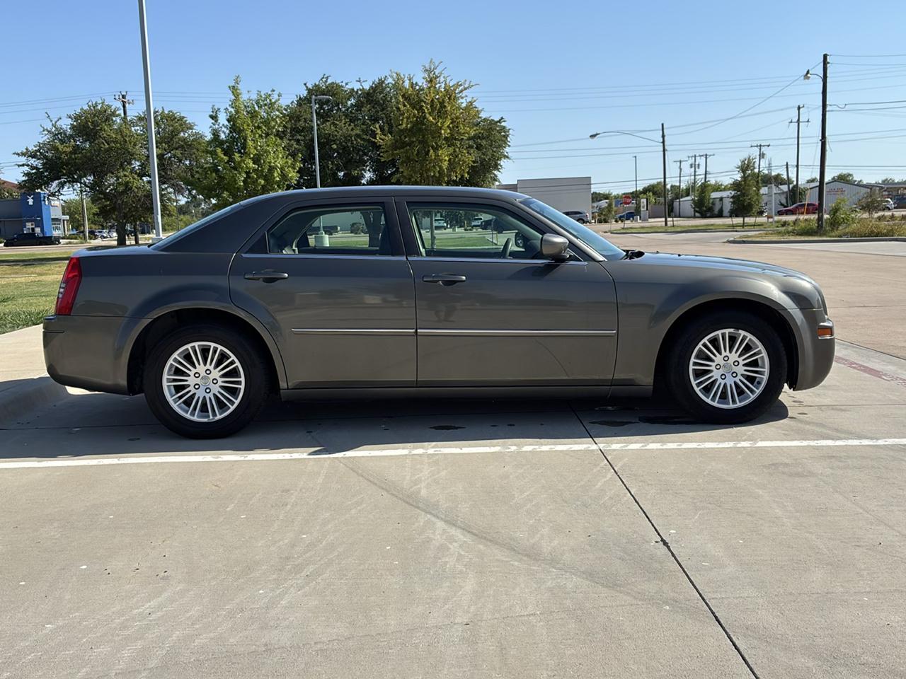 2008 Chrysler 300 LX - Photo 4