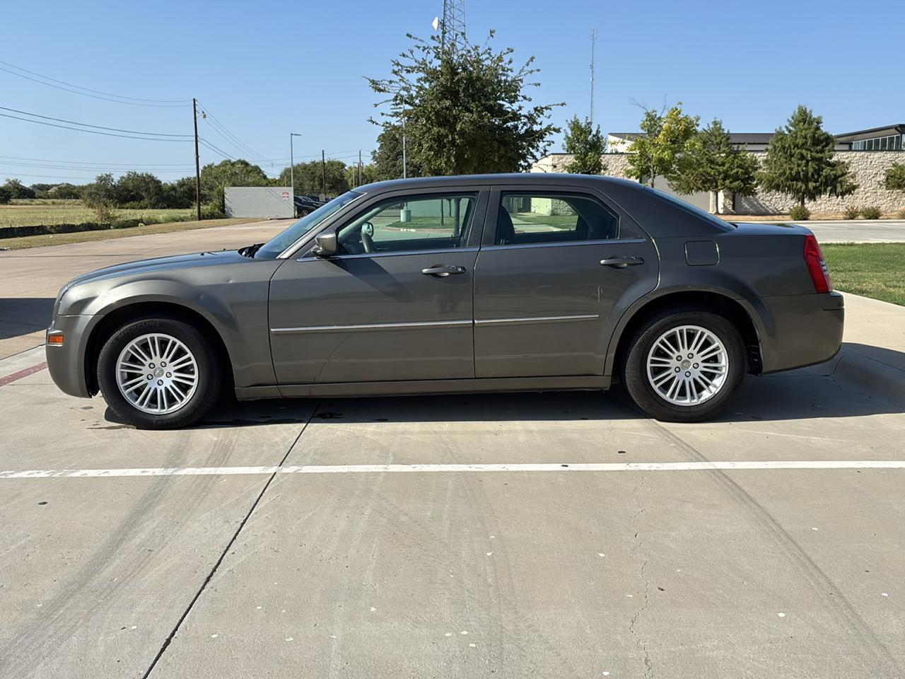 2008 Chrysler 300 LX - Photo 8