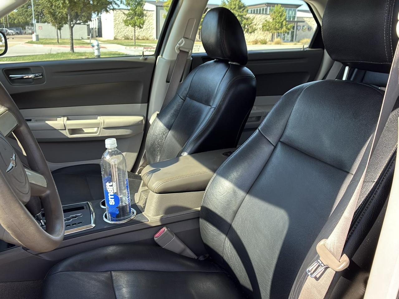 2008 Chrysler 300 LX - Photo 18