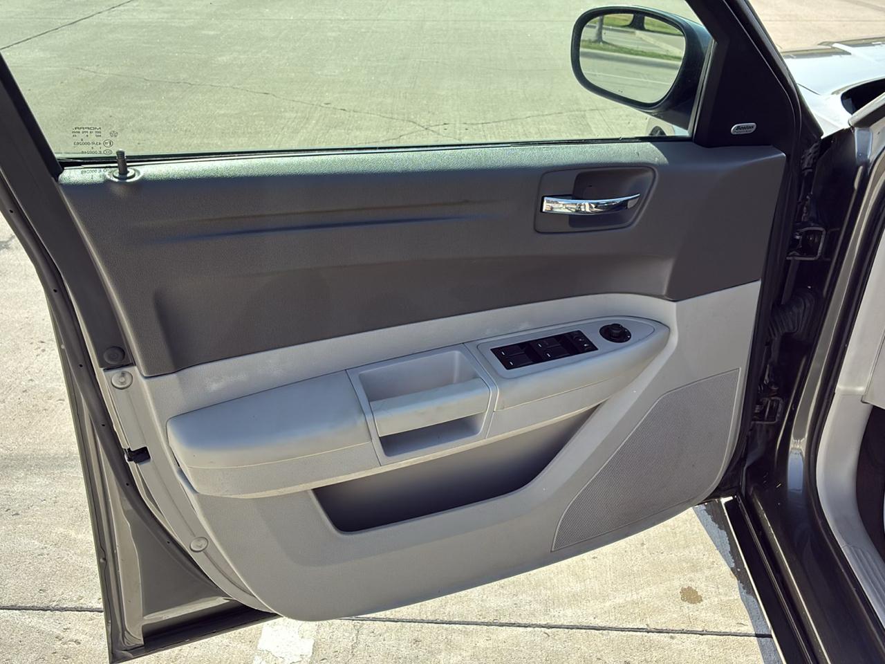 2008 Chrysler 300 LX - Photo 21