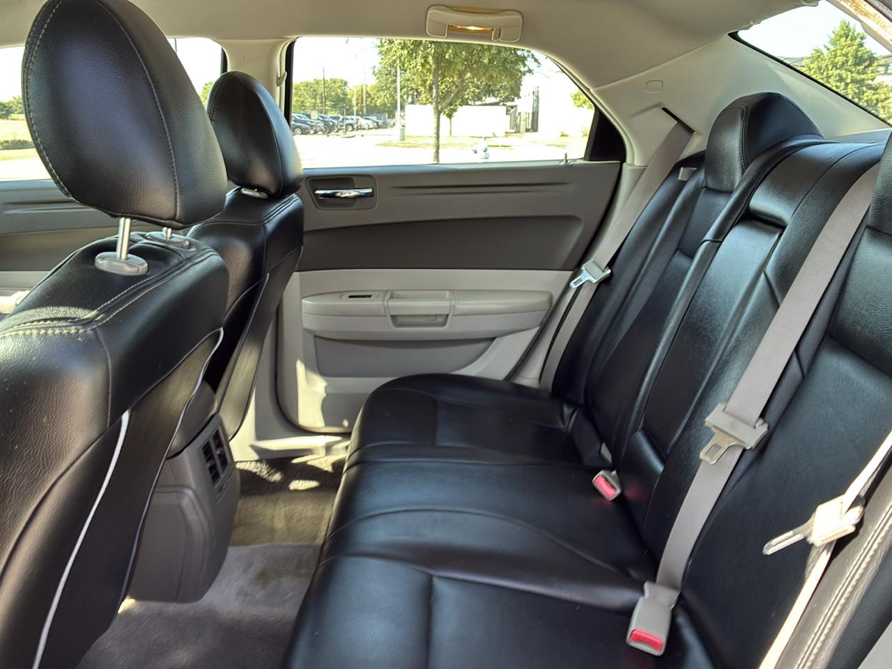 2008 Chrysler 300 LX - Photo 23