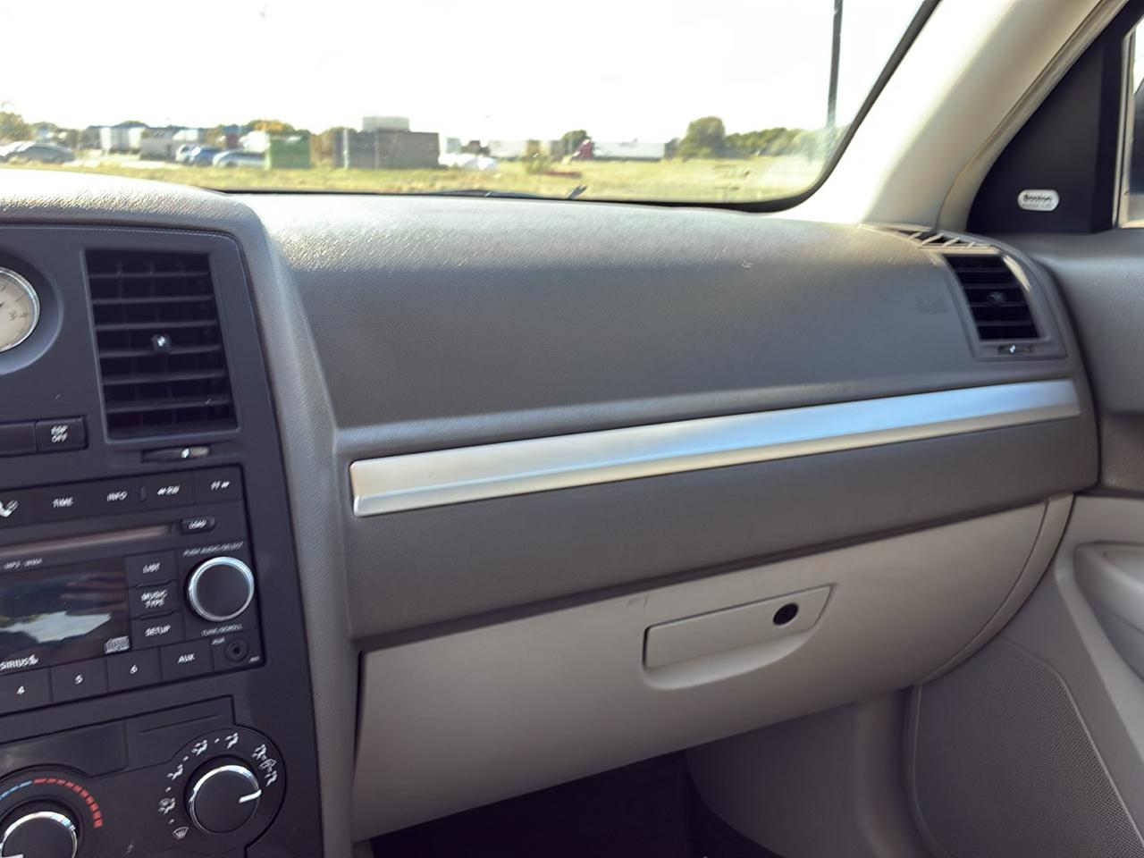 2008 Chrysler 300 LX - Photo 30