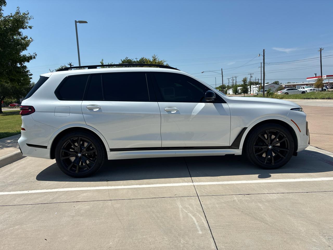 BMW X7 M60i 2025