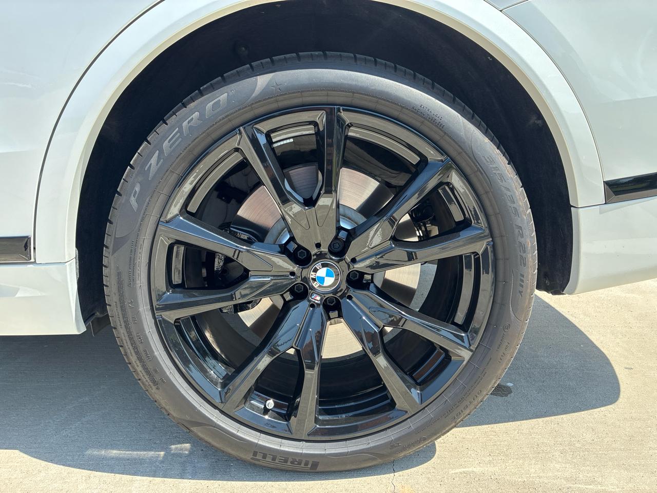 BMW X7 M60i 2025