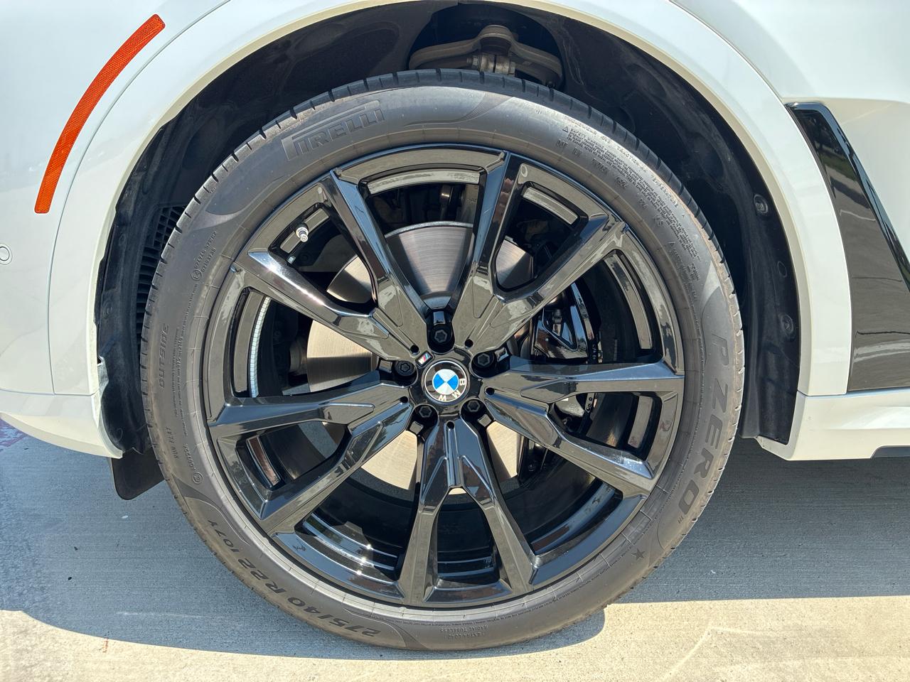 BMW X7 M60i 2025