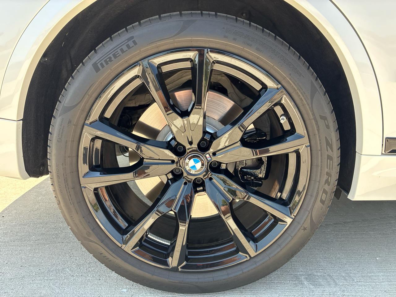 BMW X7 M60i 2025