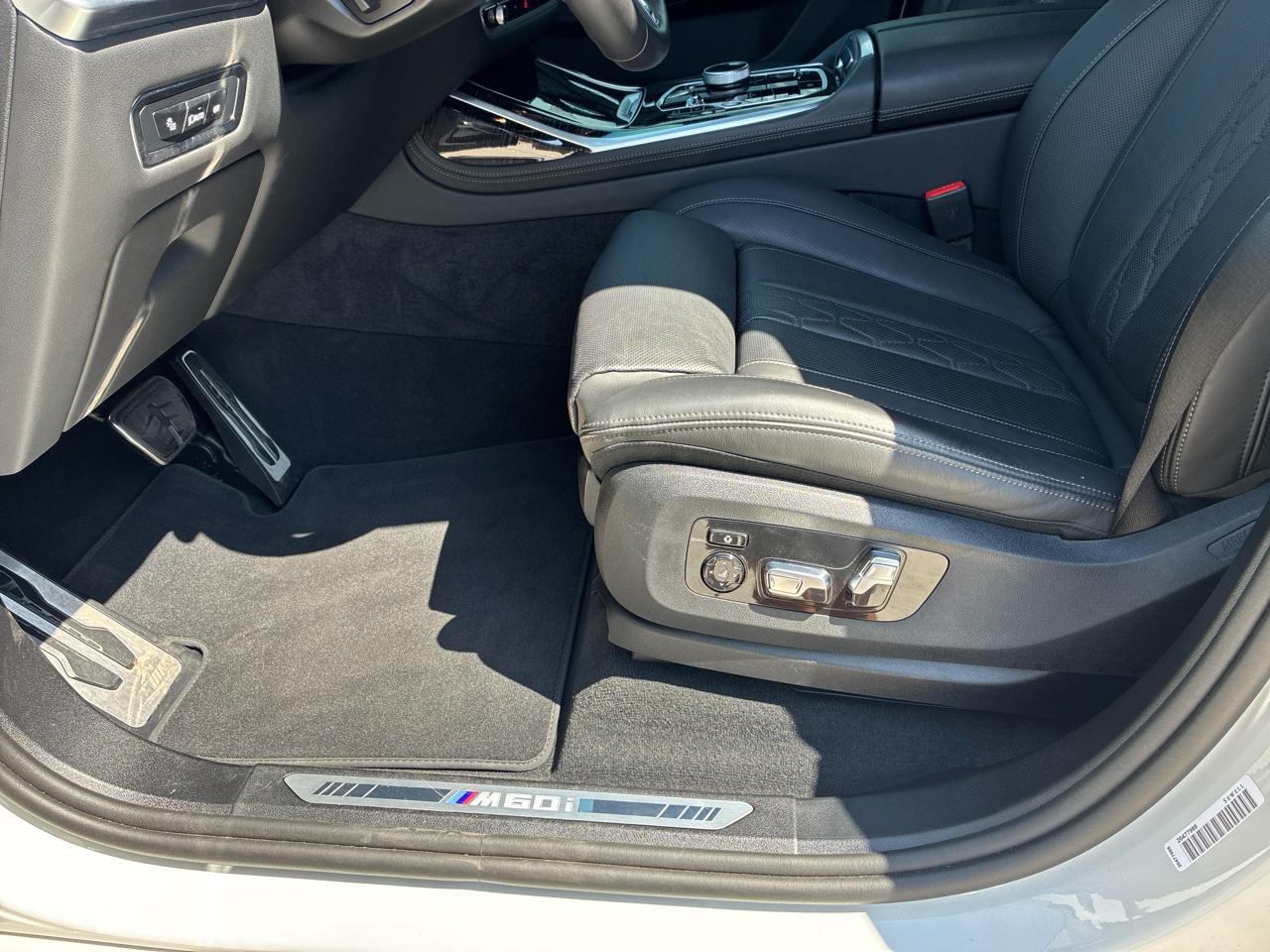BMW X7 M60i 2025