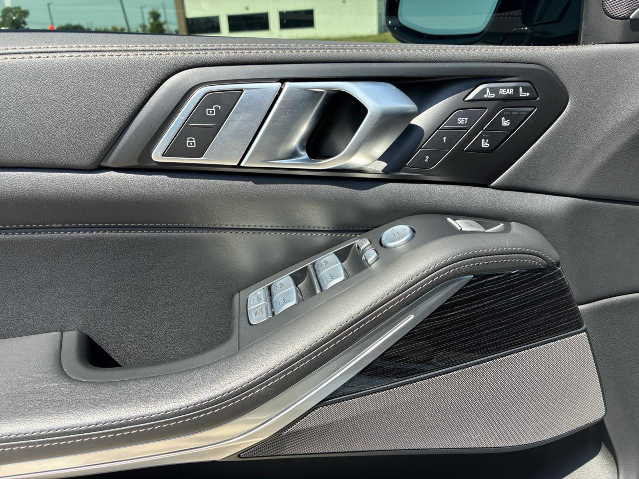 BMW X7 M60i 2025