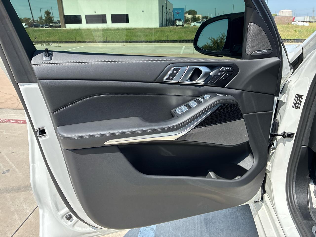 BMW X7 M60i 2025