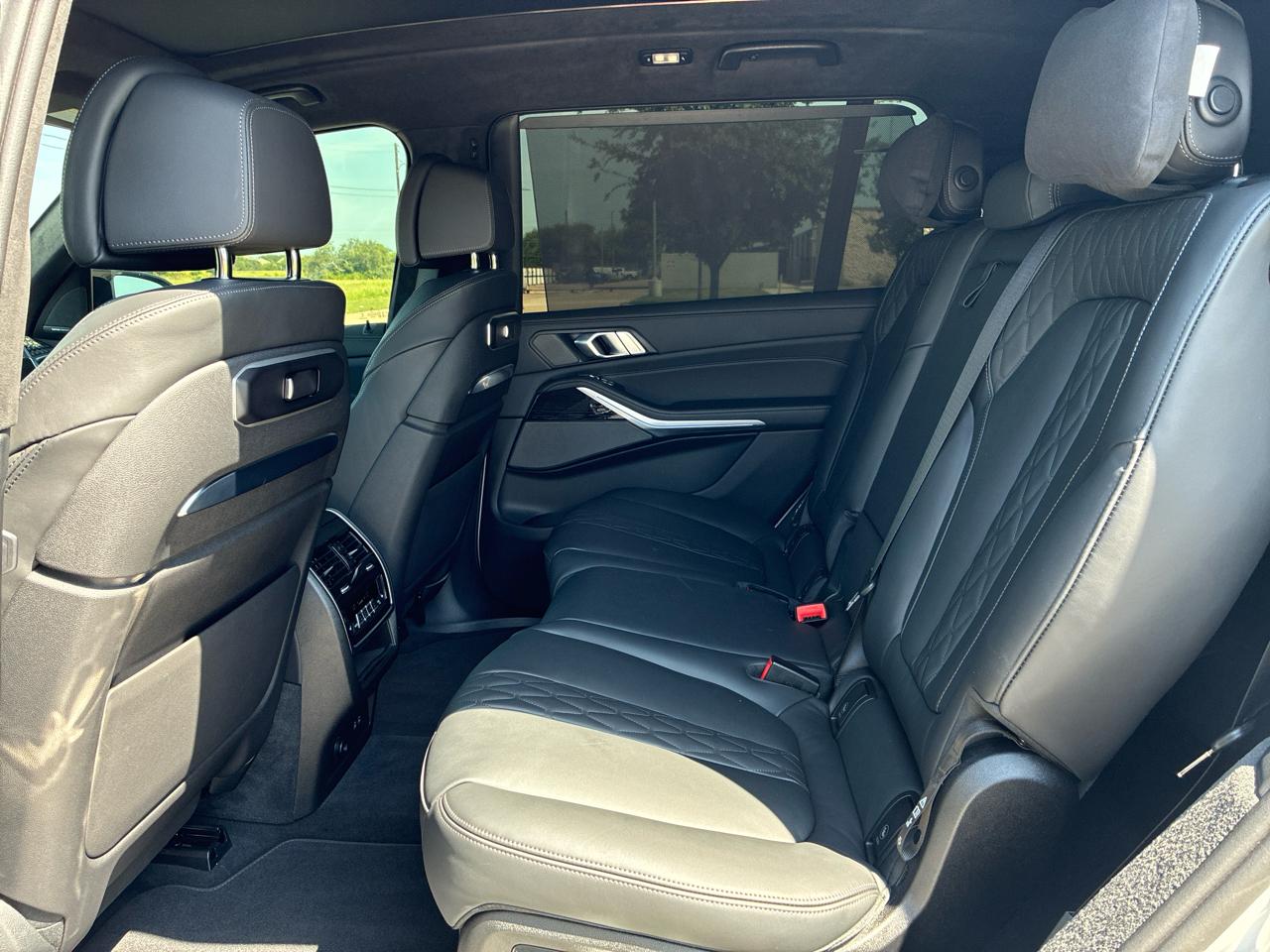 BMW X7 M60i 2025