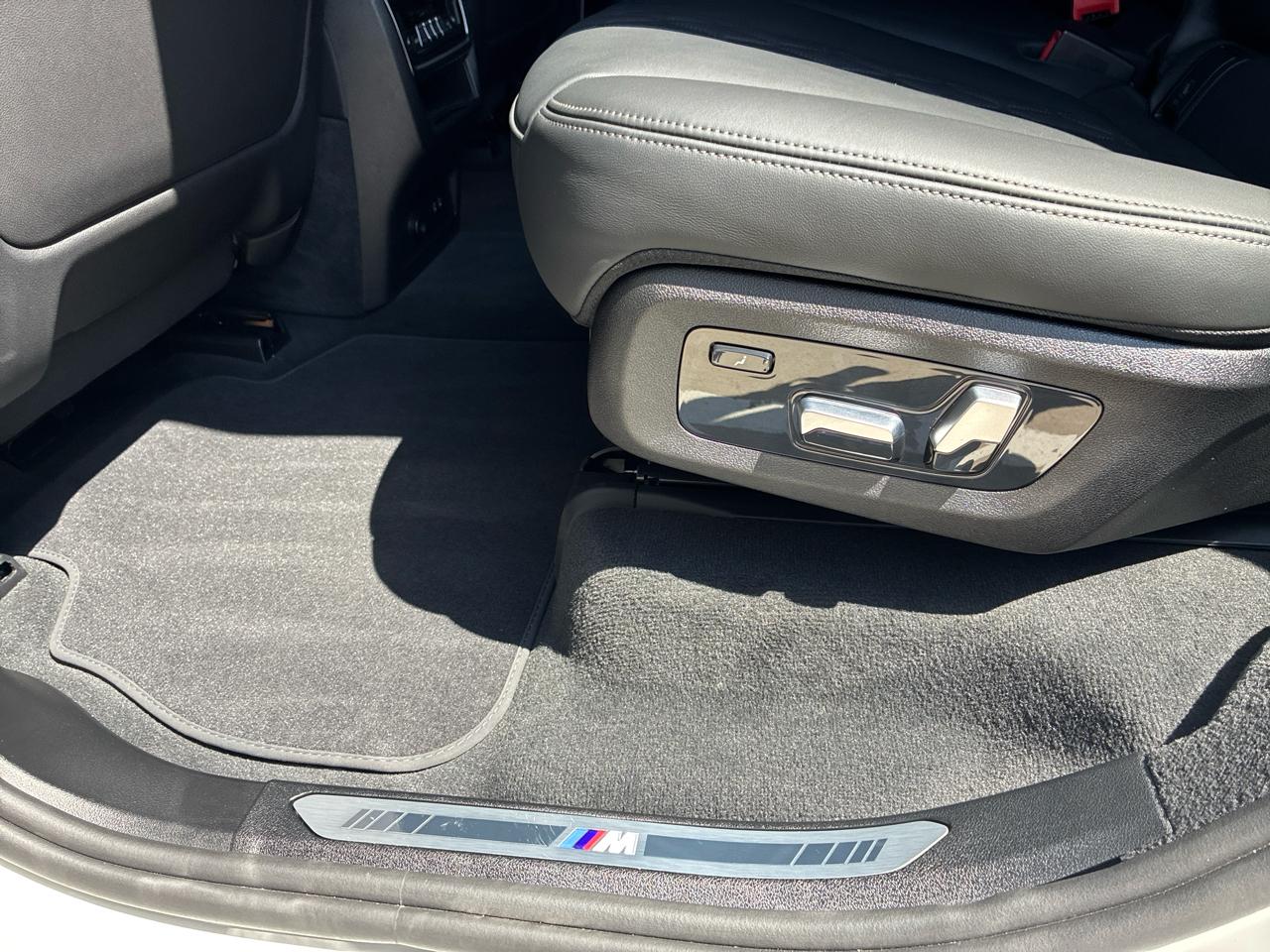 BMW X7 M60i 2025