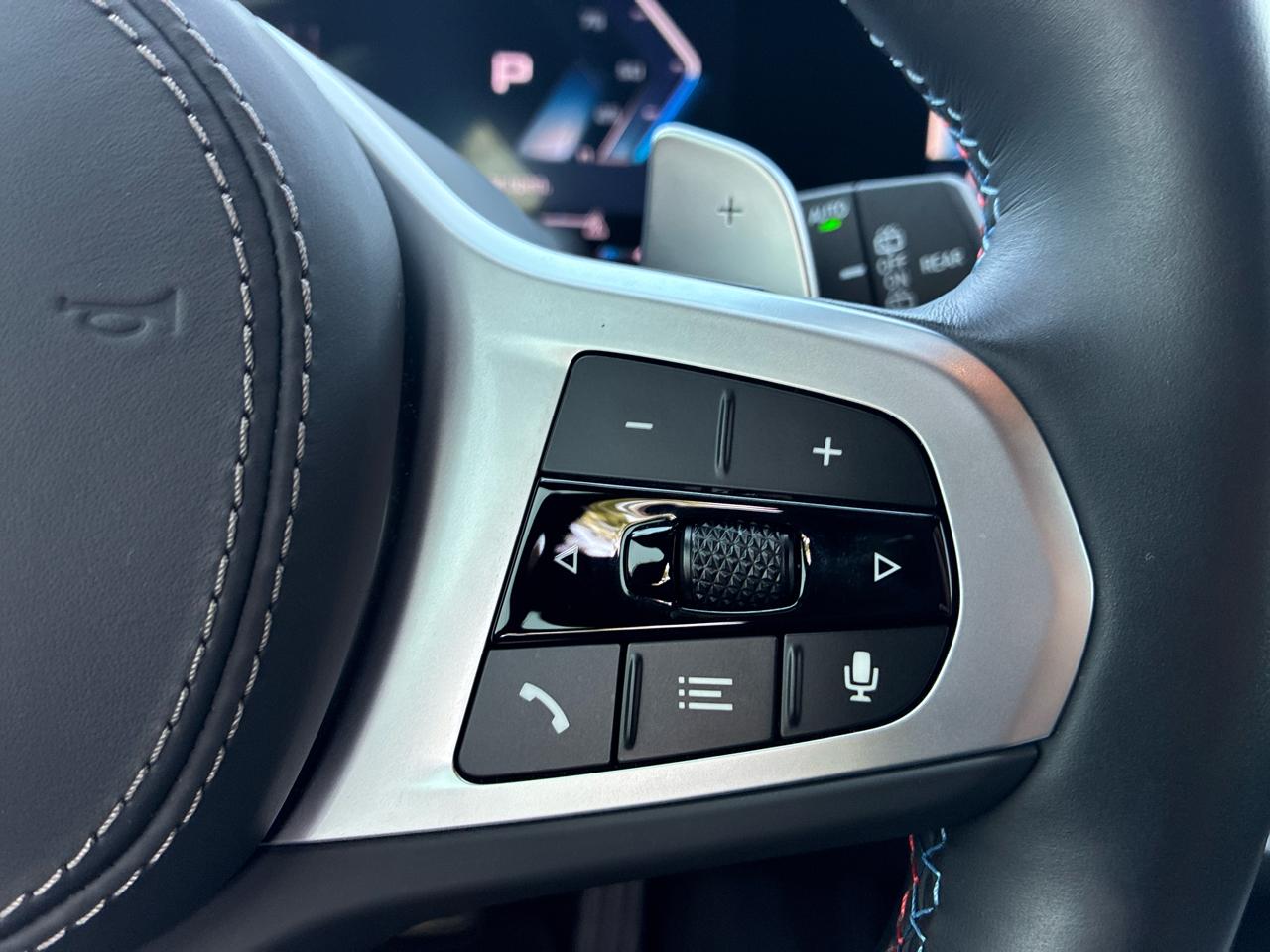 BMW X7 M60i 2025