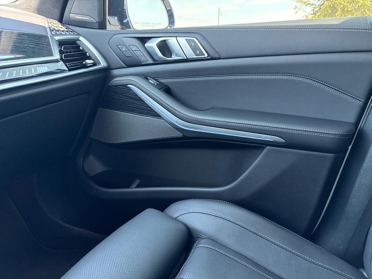 BMW X7 M60i 2025