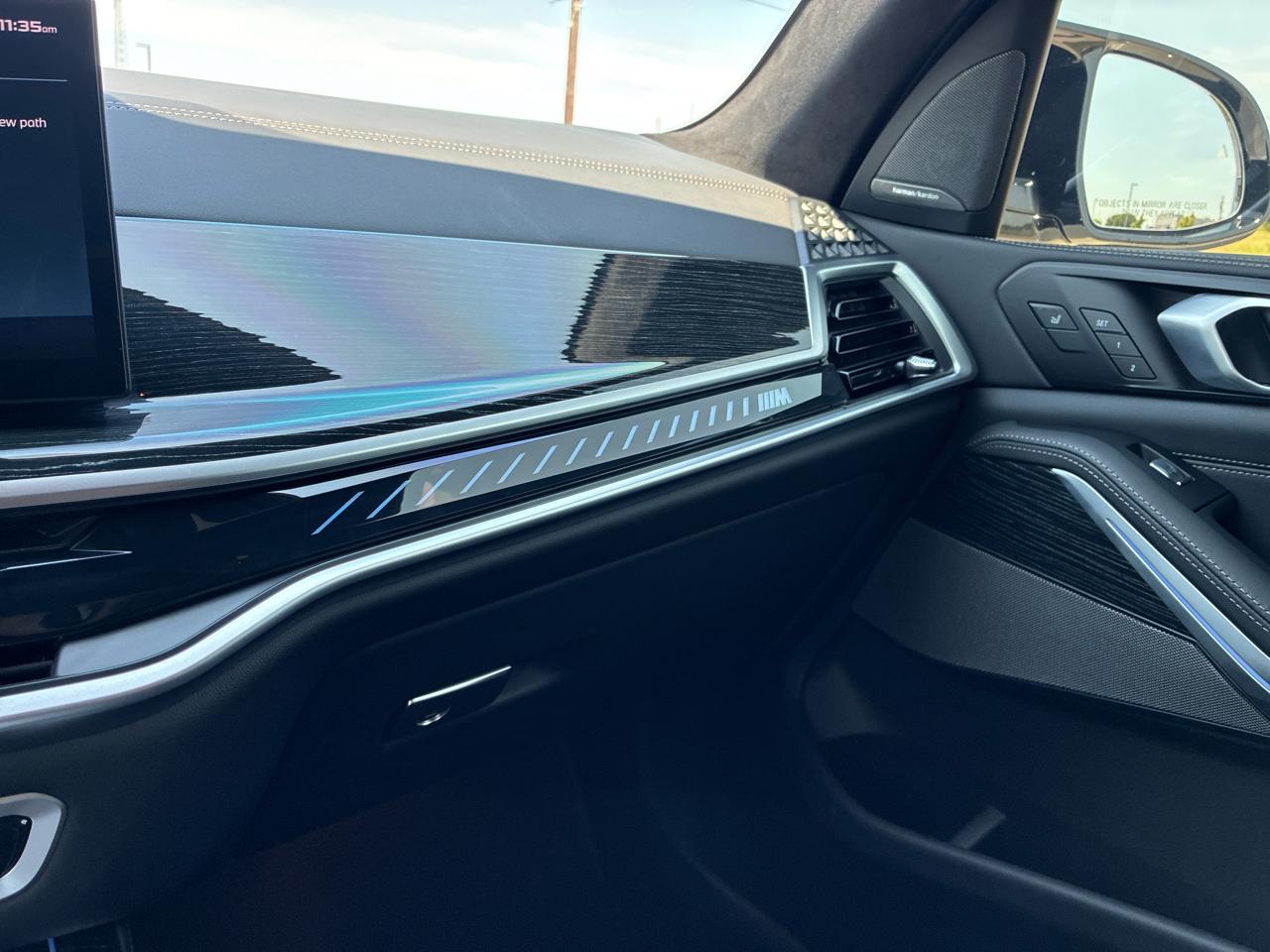 BMW X7 M60i 2025