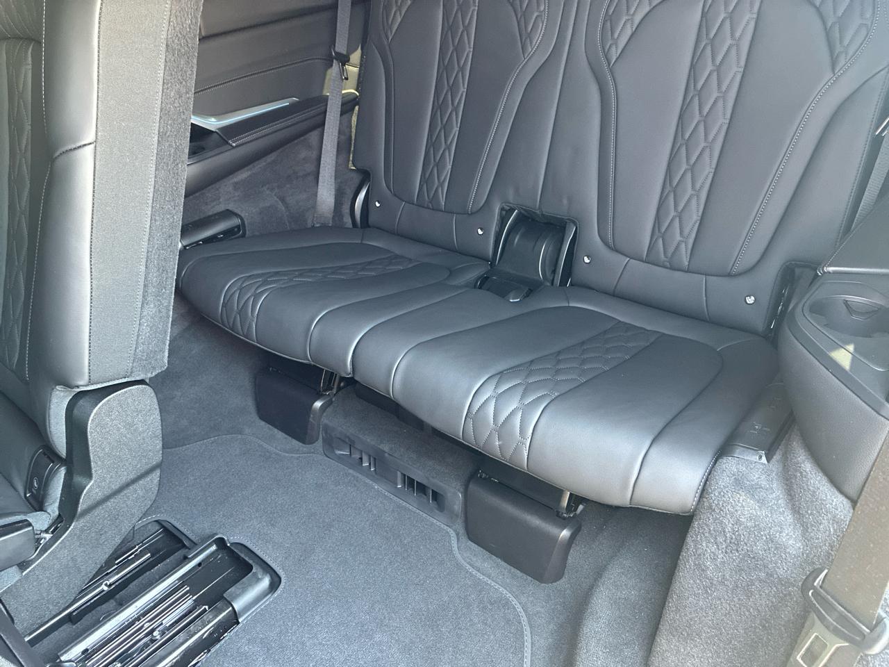 BMW X7 M60i 2025