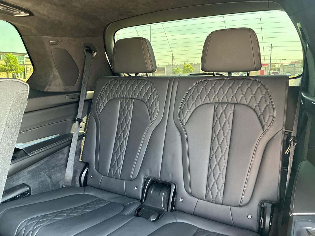 BMW X7 M60i 2025
