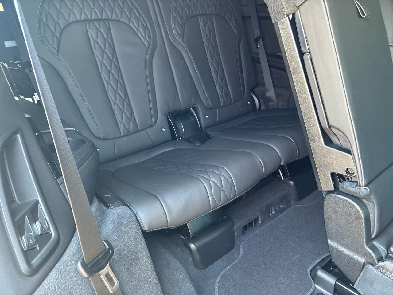 BMW X7 M60i 2025