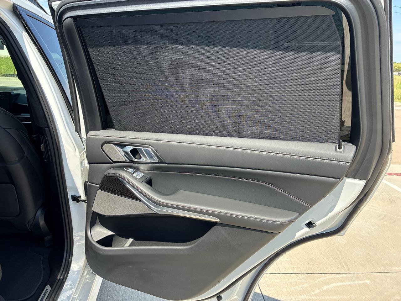 BMW X7 M60i 2025