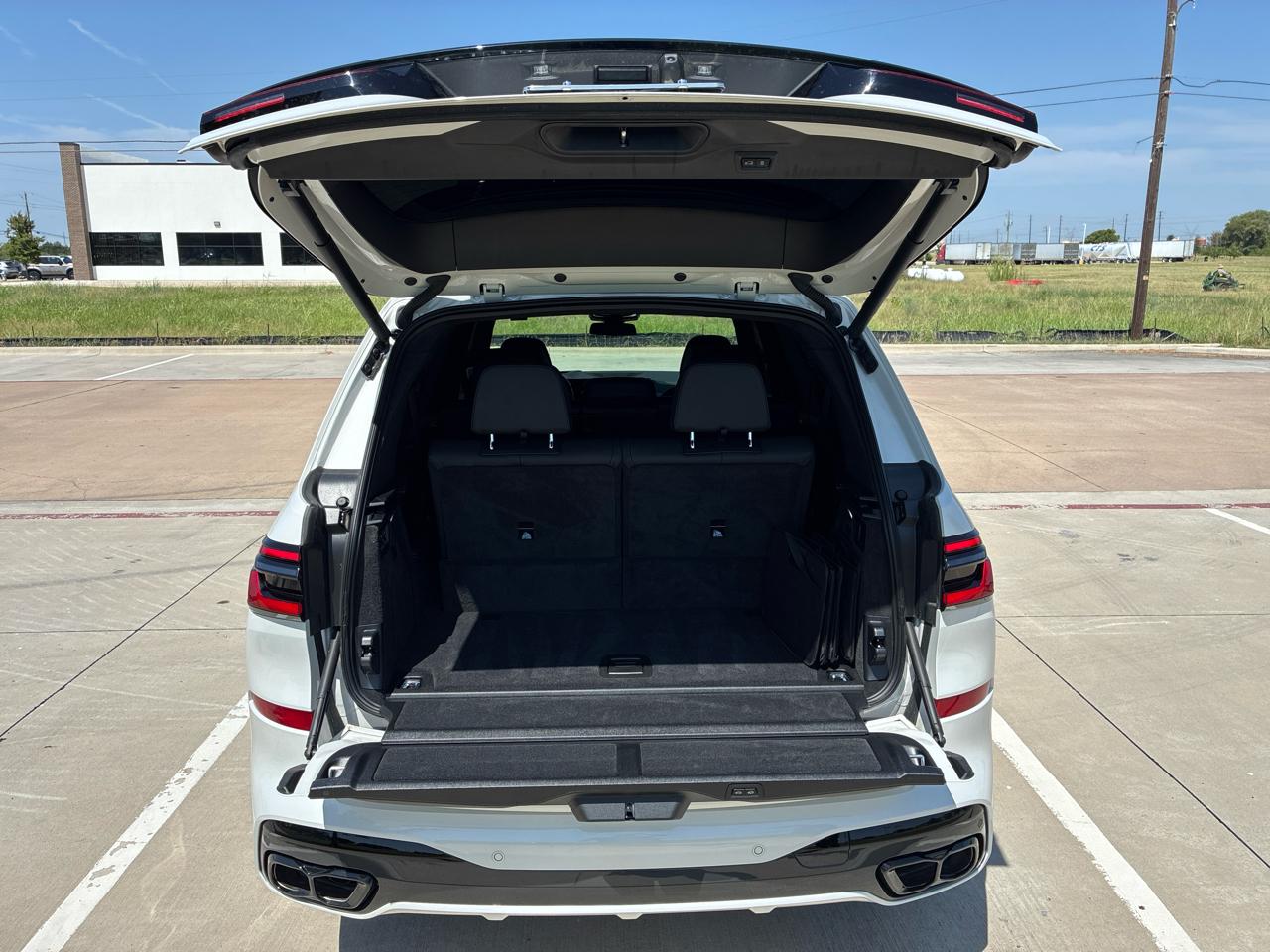 BMW X7 M60i 2025