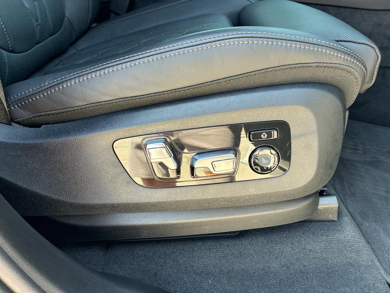 BMW X7 M60i 2025