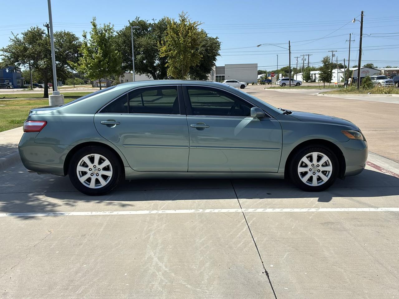 Toyota Camry SE 5-Spd AT 2009